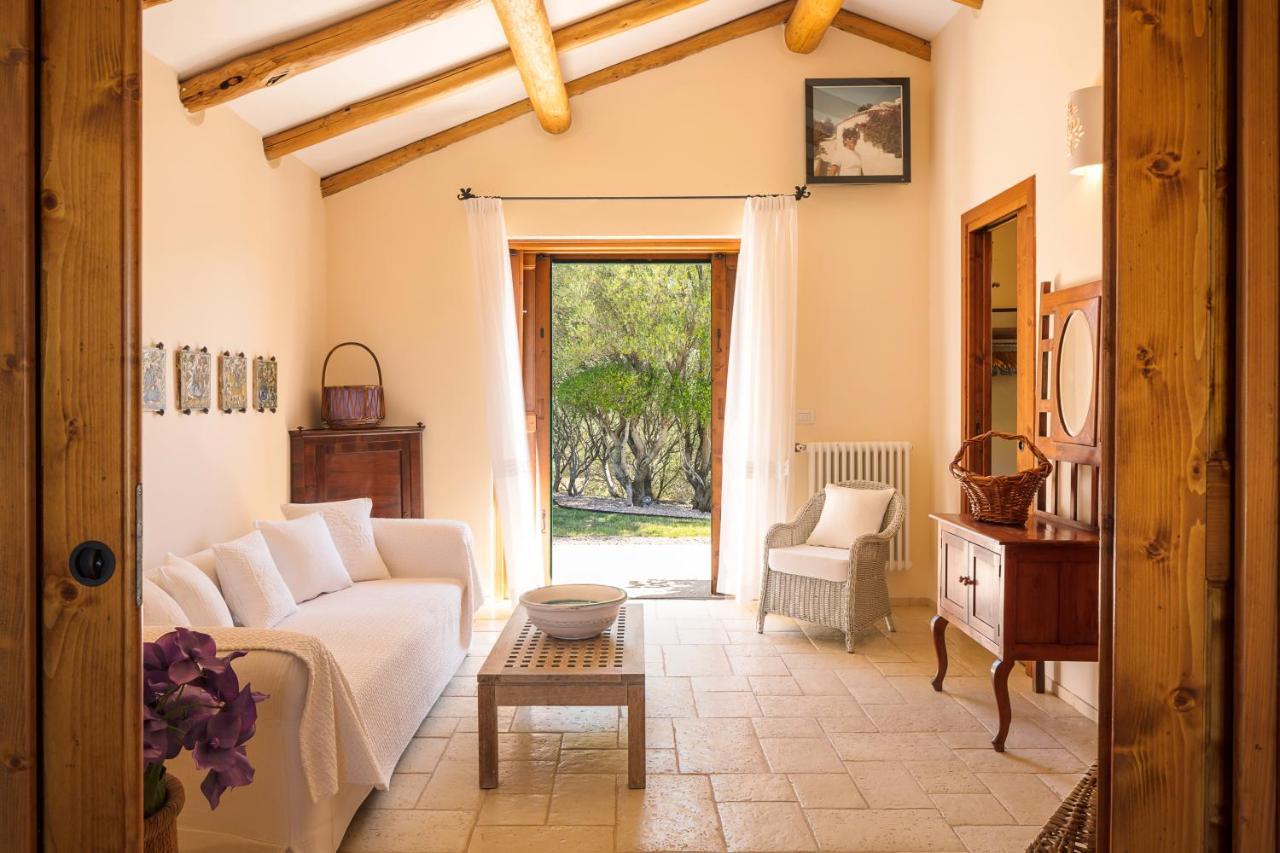 Albero Capovolto Bed and Breakfast Golfo Aranci Εξωτερικό φωτογραφία